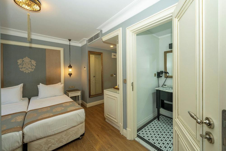 Bedroom 3, Raymond Blue Hotel, Fatih