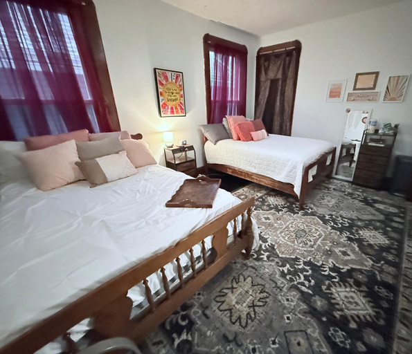 Bedroom 3, Fun at the fountain Private room, Indianapolis