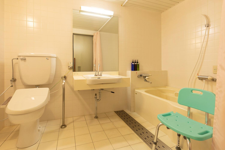Bathroom 4, Hotel Riviera Shishikui, Kaiyō