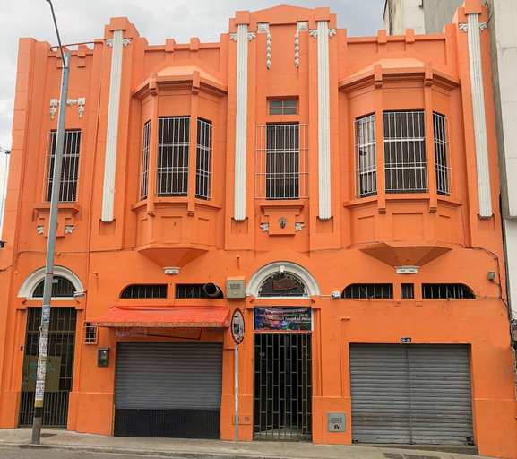 Exterior & Views