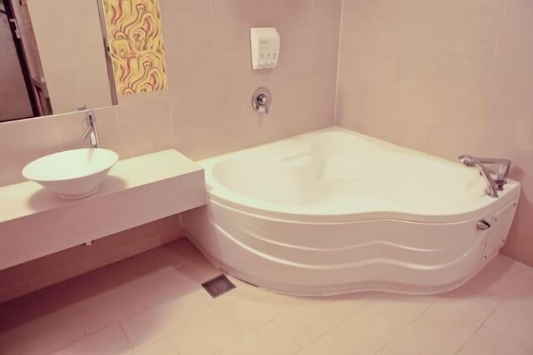 Bathroom 4, Hotel Diamant, Gangseo