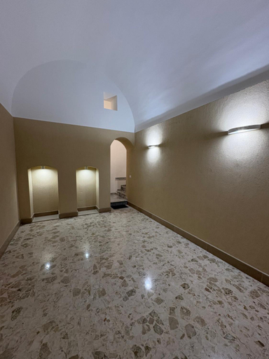 Others 3, Teresa s Luxury, Bari