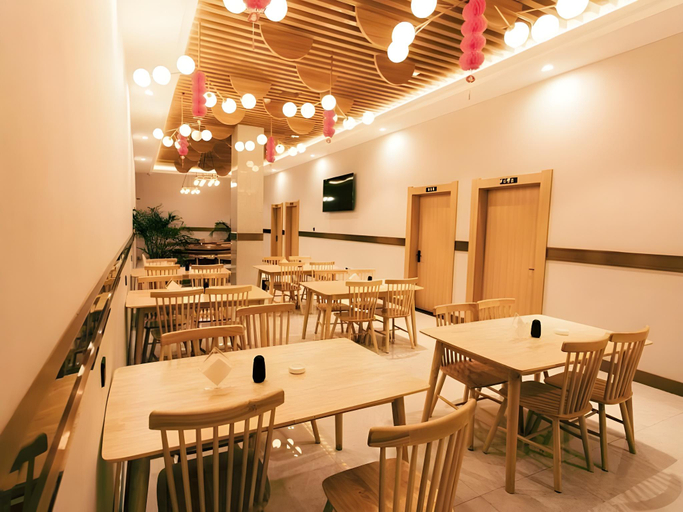 Food & Drinks 4, GreenTree Inn Express Anshun Puding County Boyu Avenue, Anshun