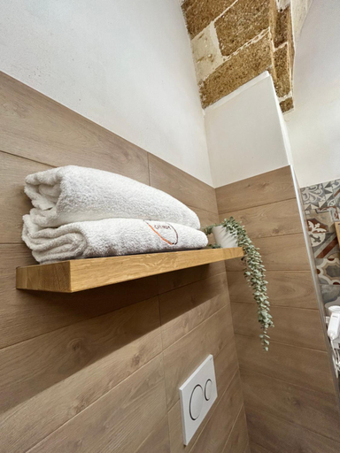 Others 5, Castrum Rooms, Brindisi