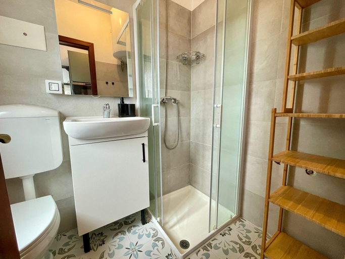 Bathroom, Adorable modern studio with shared pool, Venezia