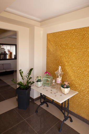 Others 5, Sandy Suites, Crete