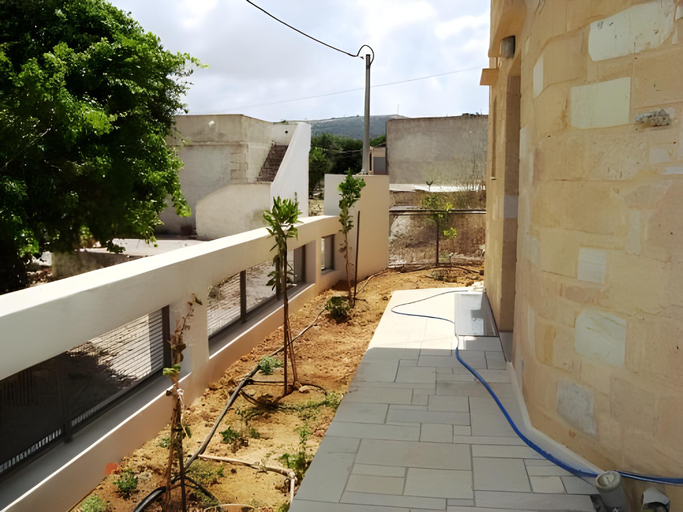 Others 4, Thealia, Crete