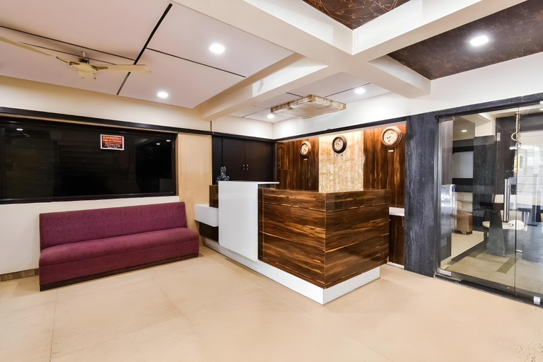 Public Area 2, Hotel Shirdi Park Inn 80 Meters From Sai Samadhi Temple, Ahmadnagar