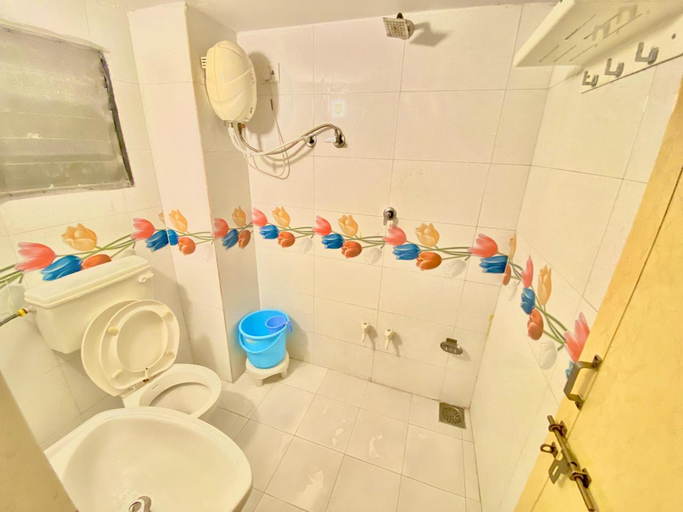 Bathroom 4, ABC Hotel & Hospitality Services, Ahmadabad