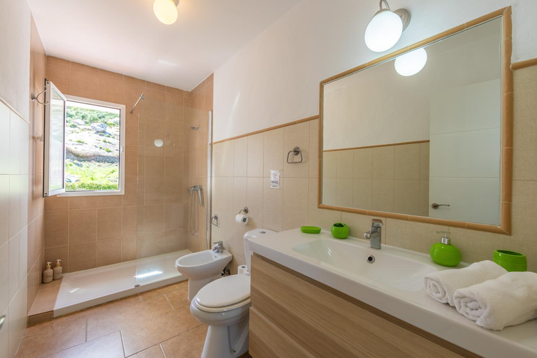 Bathroom 3, Cortijo Pajaro Punta de la Laja, Pool & Mountain Views, Cádiz