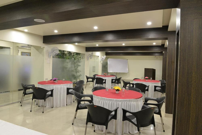 Food & Drinks 5, Suresh Inn, Pune