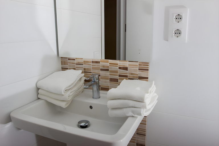 Bathroom 4, Navarra Family Suites | Rentalmar, Tarragona