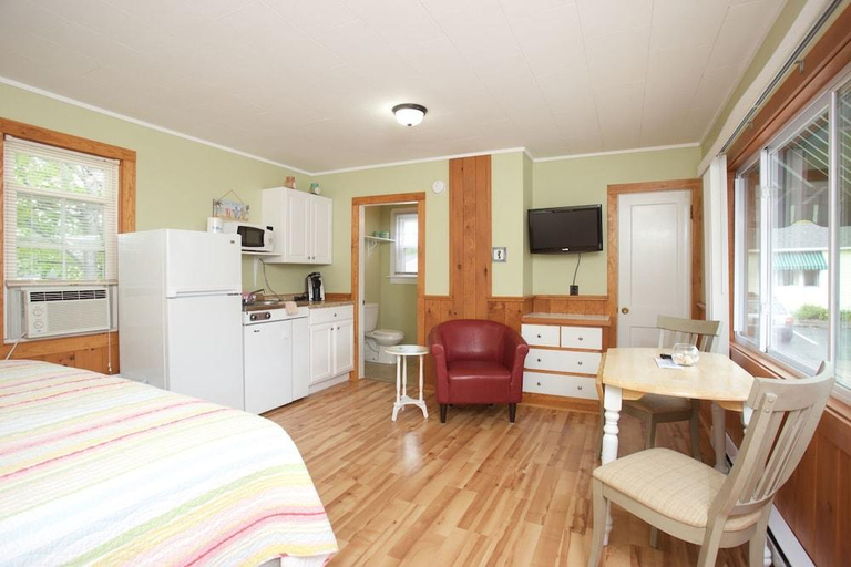 Others 5, Drake's Island Resort & Cottages, York