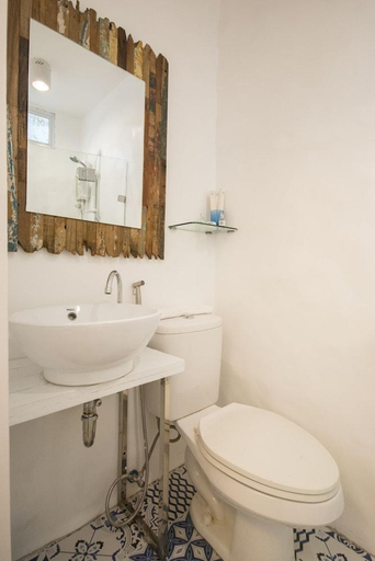 Bathroom 4, Lugar Bonito Hotel, Malay