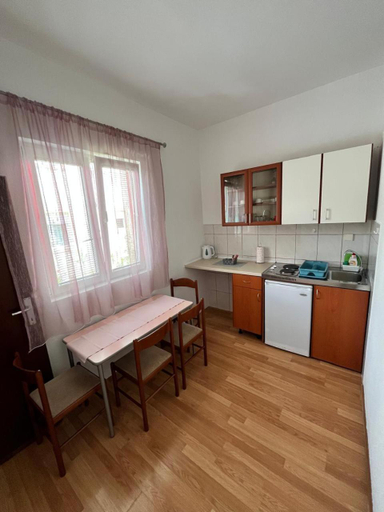 2, Apartments LungoMare