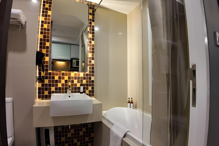 Bathroom 5, Aspira Suites Sukhumvit 20, Khlong Toey