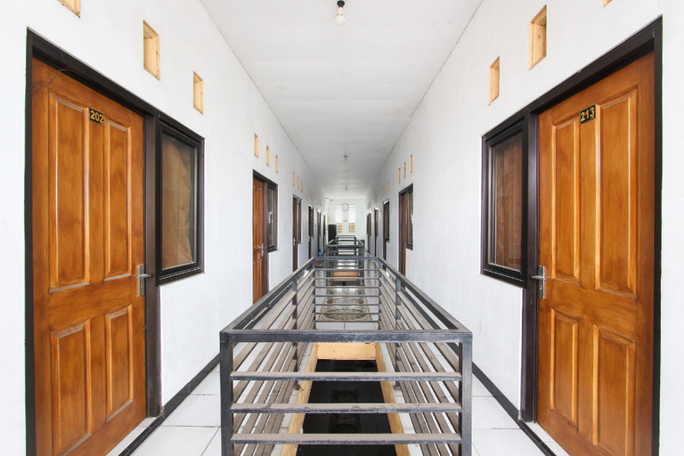Others 5, SPOT ON 91935 Hellena Guesthouse, Demak