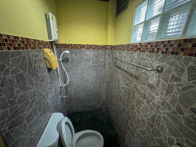 Bathroom 4, Suree Garden Resort & Karaoke, Kamphaeng Saen