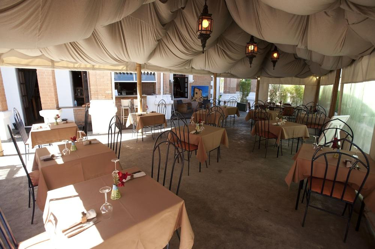 Food & Drinks 5, Les 3 Metis, Analamanga