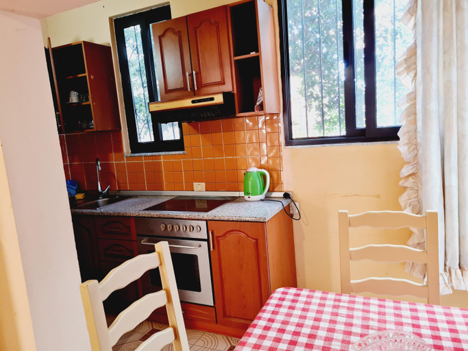 Others 5, Villa Gersina Golem, Kavajës