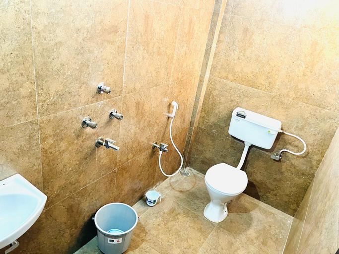 Bathroom 3, Krishna Garden Hotel and Resort, Nalanda