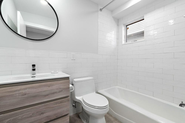 Bathroom 3, Casa Del Mar, Ocean