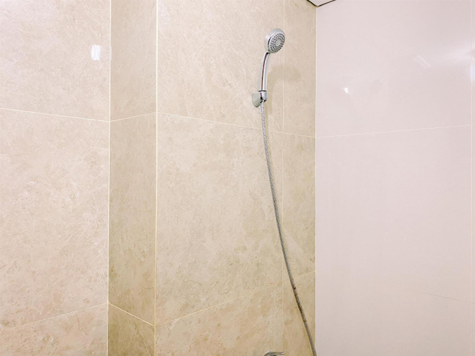 Bathroom 3, Homey Comfort Studio Transpark Cibubur By Travelio, Depok