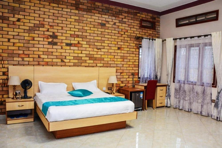 Others 3, SamWeb Bed and Breakfast, Jinja