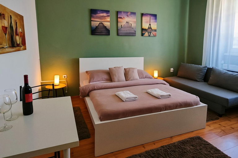 Bedroom 2, Zold Sziget Udulohaz, Eger