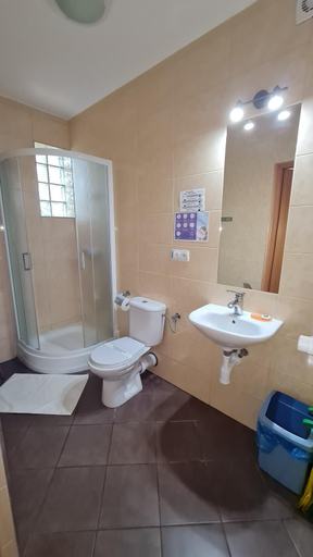 Bathroom 3, Dom Wypoczynkowy IRMINA, Puck