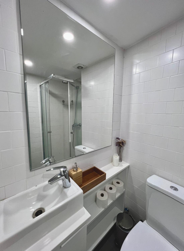 Bathroom 4, Beautiful Lisbon Center, Lisbon