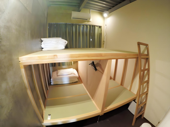 Bedroom 2, Aien Coffee And Hostel, Chatan