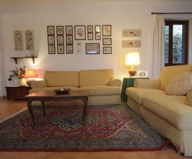 Others 3, La Maison Galu, Latina
