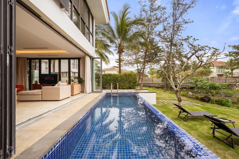 Sport & Beauty 2, Ocean Villa Da Nang – 4BR 5 Beds, Pool & Kitchen, Da Nang