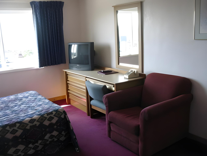 Bedroom 2, Newport Bay Motel, Lincoln