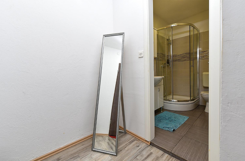 Others 2, Rooms Bale 2150, Bale