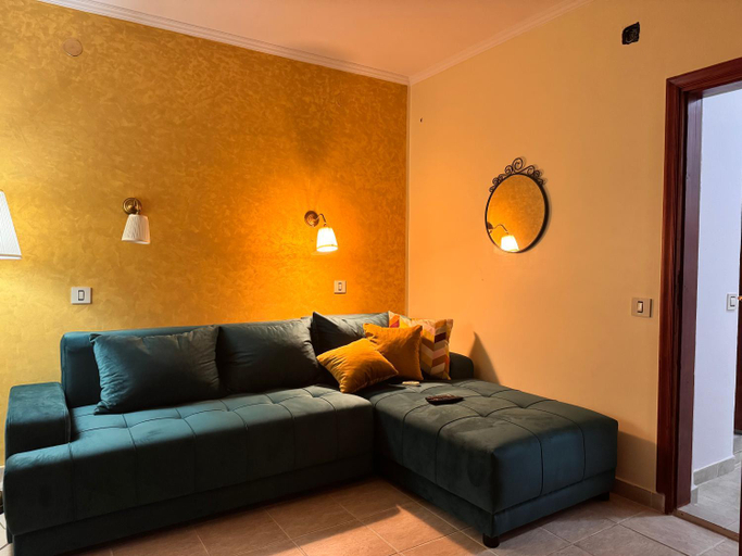 Others 5, Villa M