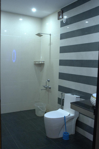 Bathroom 3, Puthooram Ayurvedic Beach Resort, Thiruvananthapuram