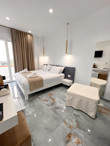 Bedroom 2, Suite 14, Cosenza