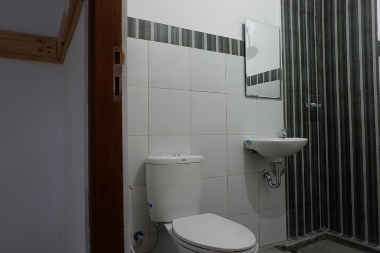 Bathroom, Host @ Volcano, Bangli
