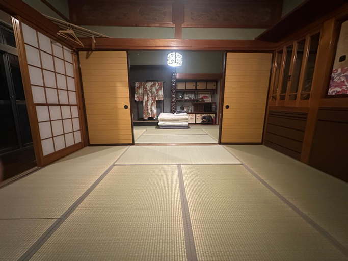 Others 3, Azukiya, Shichigahama