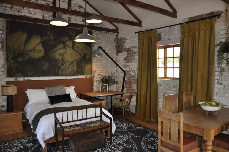 Others 2, SOUSIE'S RUSTIC STAY, Capricorn