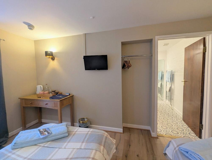 Bedroom 2, Kingfisher Barn, Oxfordshire