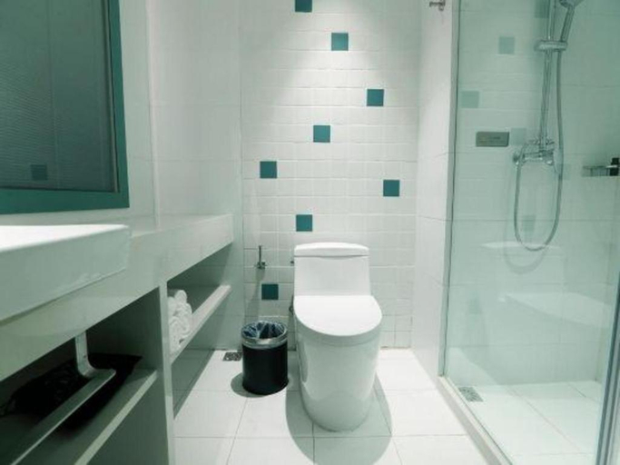 Bathroom 3, Magnotel Hotel Congqing Wansheng Executive Center Hesheng Central Plaza, Chongqing