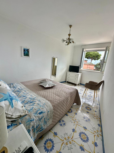 Bedroom 3, Capri Joy, Napoli