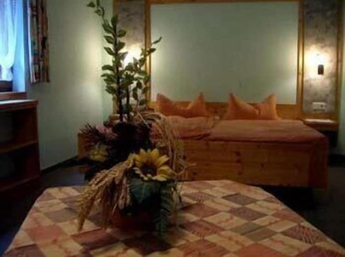 Bedroom 3, Wolffhotel, Vulkaneifel