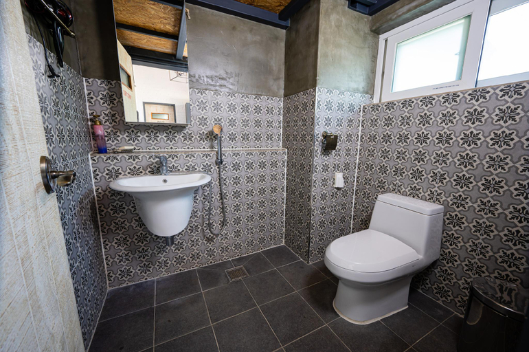 Bathroom 3, Daejeon samgal somakdaagi pension, Okcheon