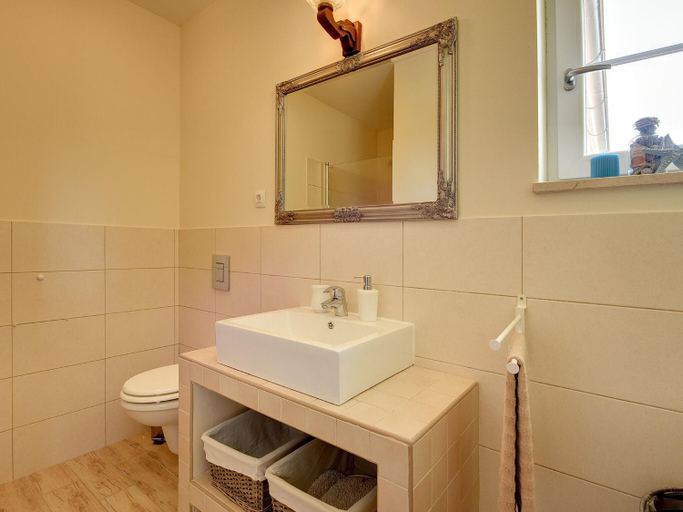 Bathroom 4, Villa in Rakalj near Beach with Pool, Marčana