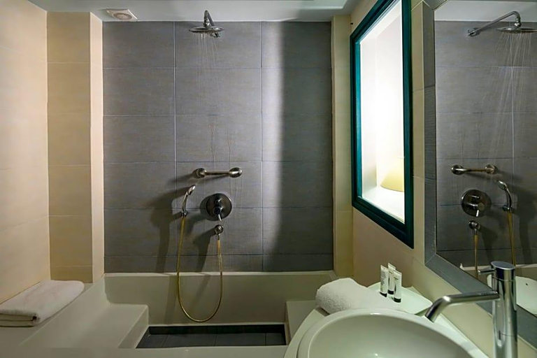Bathroom 4, Veggera Beach Hotel, South Aegean