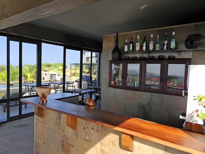 Food & Drinks 5, Domaine de la Paix Rodrigues Guest House
